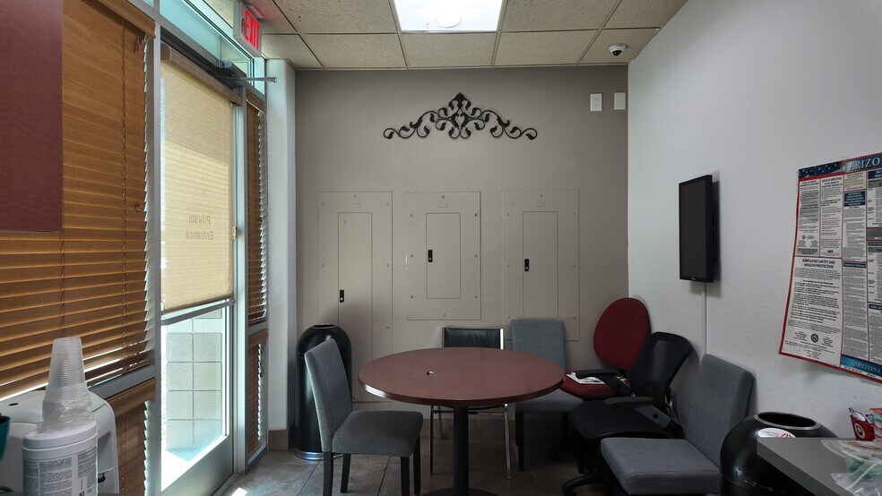 More Photos Of 9150 W Indian School Rd, Phoenix Medical For Sale