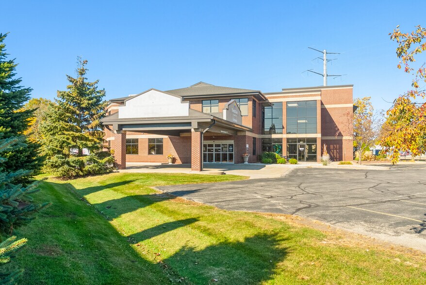 More Photos Of 491 S Washburn St, Oshkosh Office For Sale