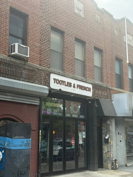 More Photos Of 3615 Ditmars Blvd, Astoria Storefront Retail Residential For Lease