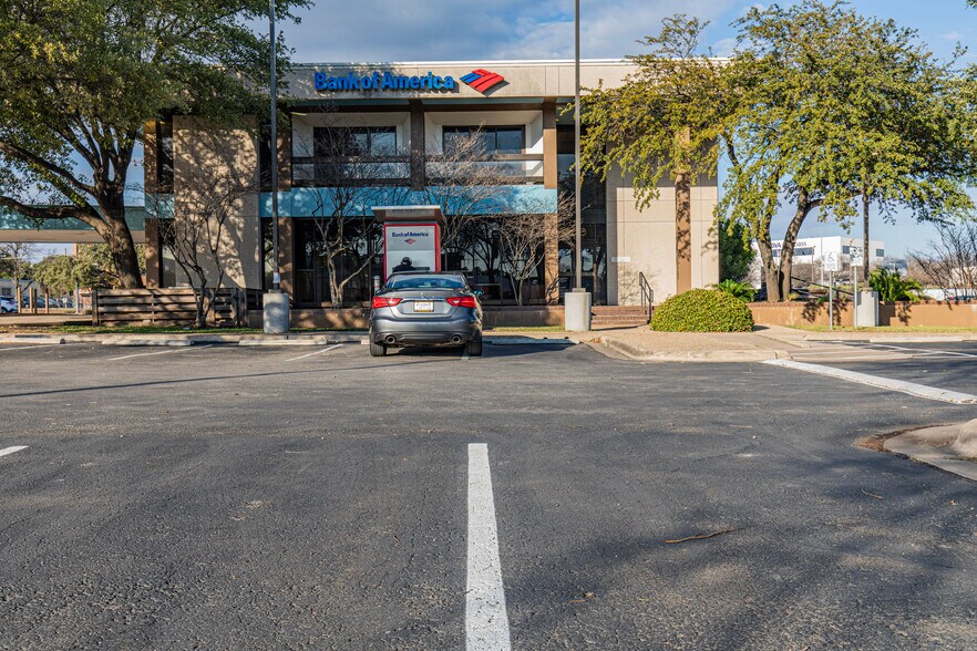 More Photos Of 7900 Shoal Creek Blvd, Austin General Retail For Sale