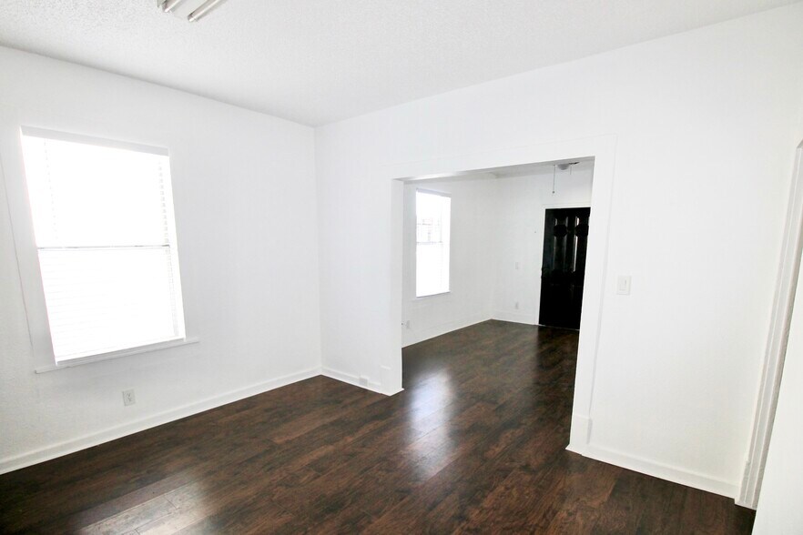 More Photos Of 610 Dundee Rd, Dundee Storefront Retail Residential For Lease