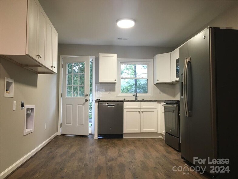 More Photos Of 414 E Wilkins St, Dallas Apartments For Sale
