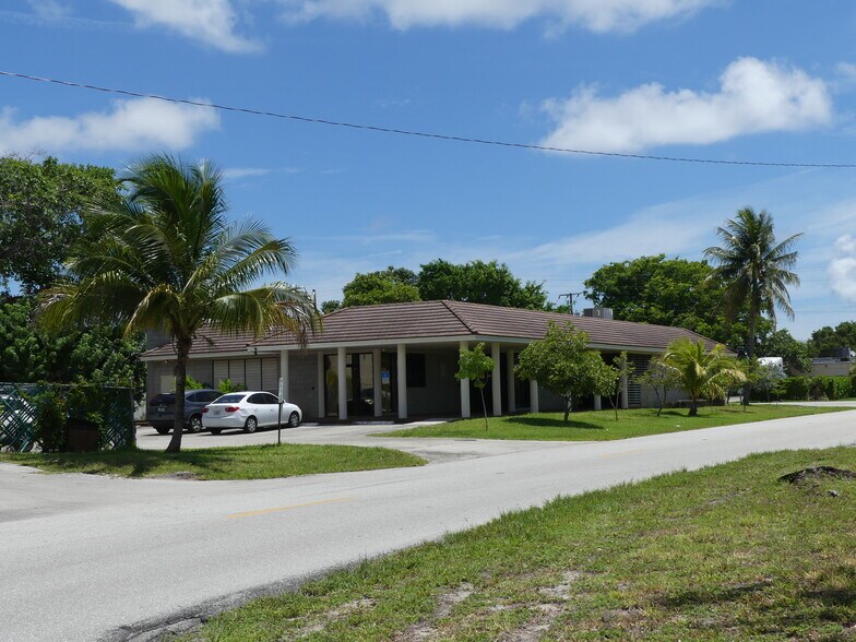 More Photos Of 925 SE 1st St, Pompano Beach Medical For Sale