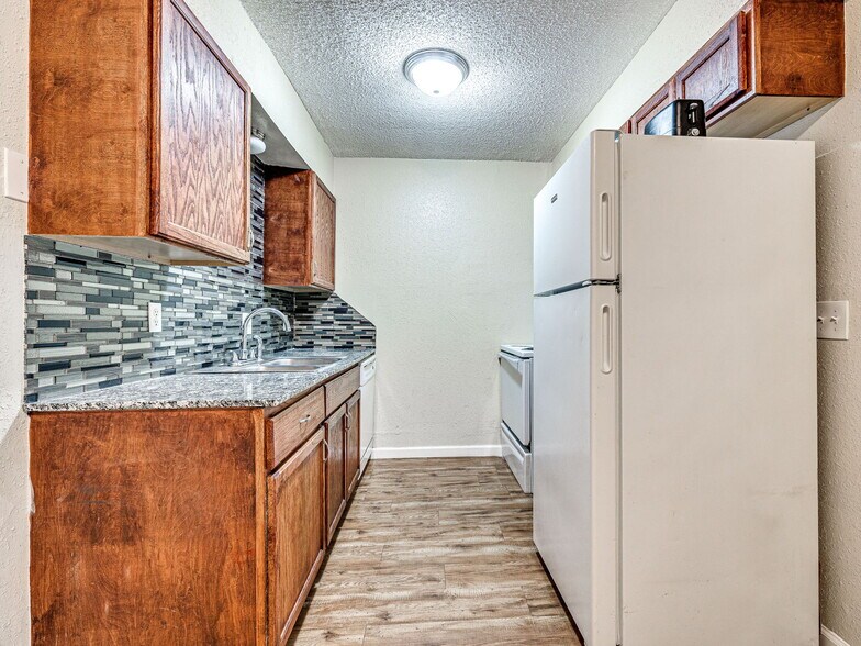 More Photos Of 7404 Lyrewood Ln, Oklahoma City Apartments For Sale