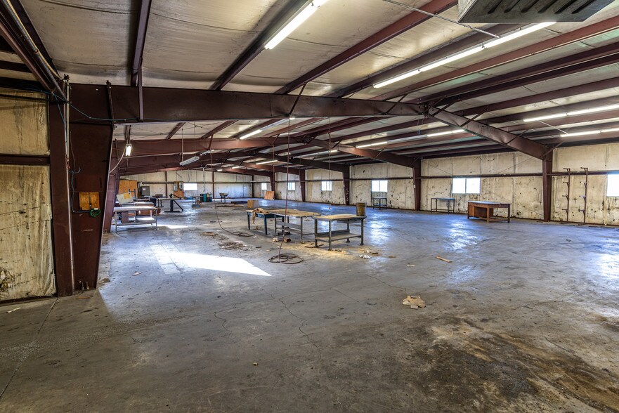 More Photos Of 311 S US Highway 69, Trenton Industrial For Sale