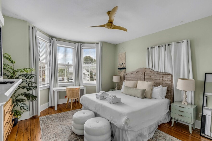More Photos Of 140 Spring St, Charleston Hospitality For Sale