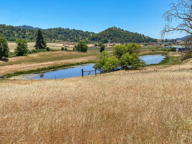 More Photos Of 8017 Old Highway 99 N, Roseburg Distribution For Sale