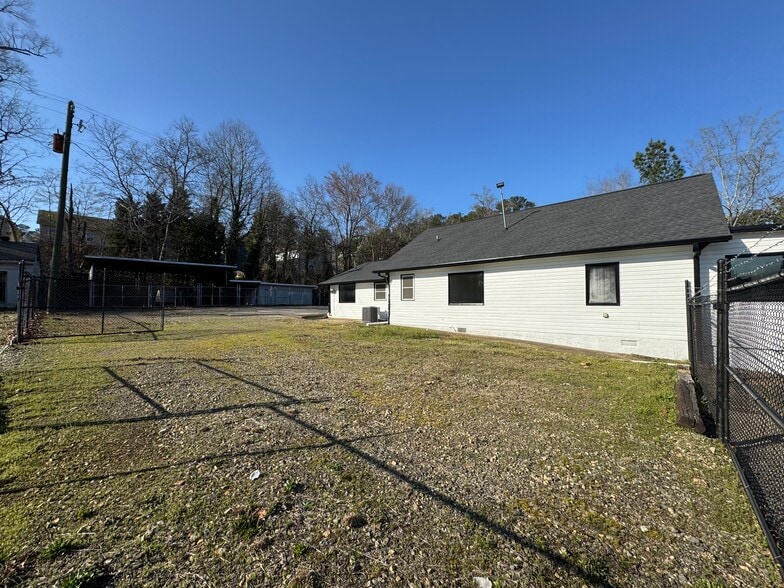 More Photos Of 2719 Huff Dr, Lawrenceville Office For Lease