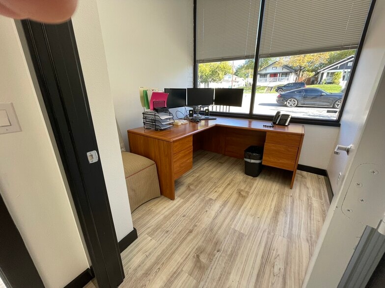 More Photos Of 500 S Tennessee St, McKinney Office For Sale