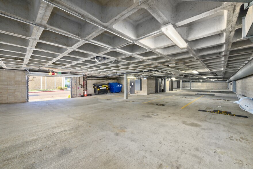 More Photos Of 2200 Michigan Ave, Santa Monica Loft Creative Space For Lease