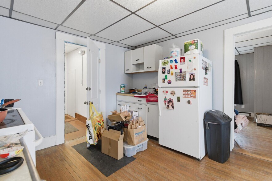 More Photos Of 198 N Main St, Salem Storefront Retail Residential For Sale