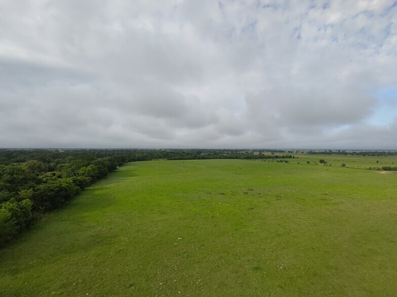 More Photos Of 415 Veterans Memorial Dr, Navasota Land For Sale
