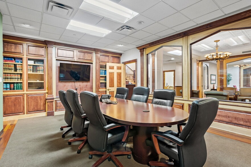 More Photos Of 309 Court Ave, Des Moines Office For Lease