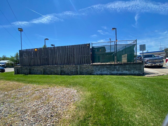 More Photos Of 1803 Main St, Green Bay Bar For Sale