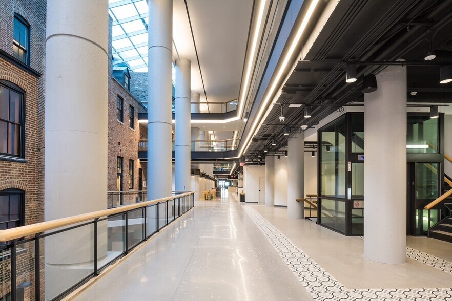 More Photos Of 2000 Pennsylvania Ave NW, Washington Office For Lease