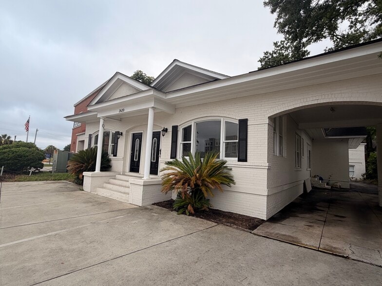 More Photos Of 2620 Main St, Columbia Apartments For Lease