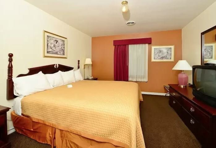 More Photos Of 220 S Interstate Dr, Sikeston Hotel For Sale