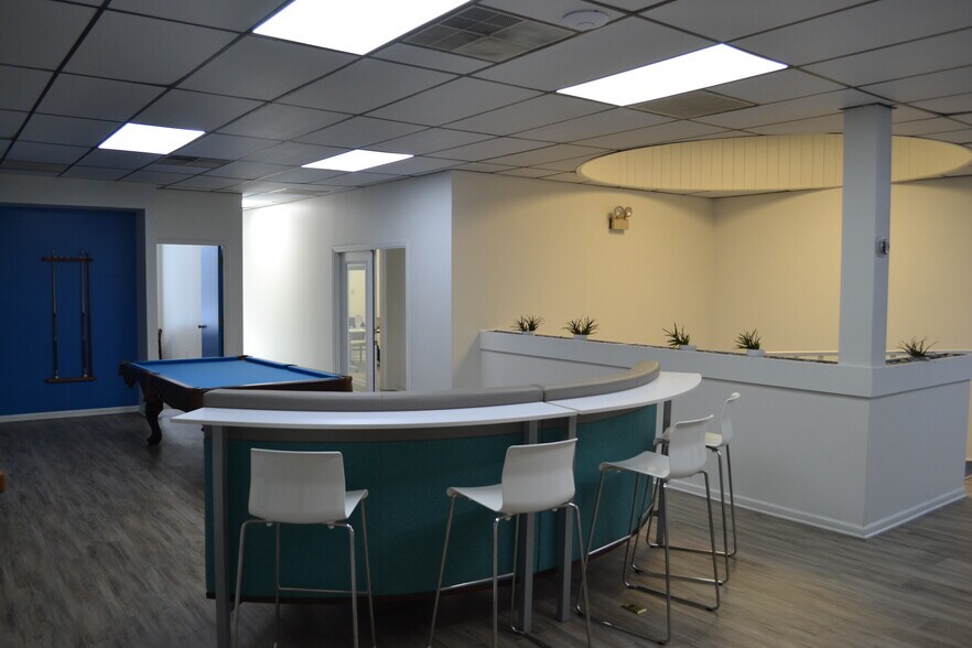 More Photos Of 10 S Newnan St, Jacksonville Loft Creative Space For Lease