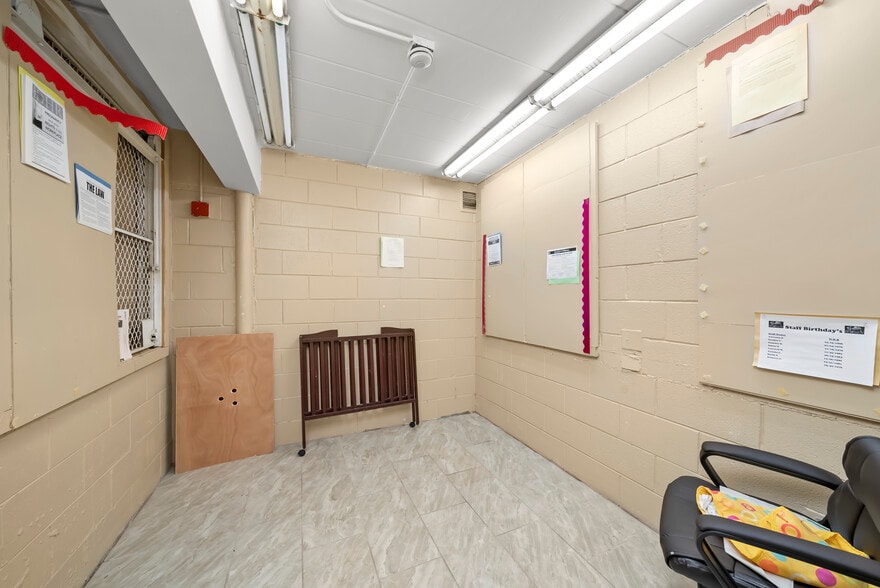 More Photos Of 1155 W 81st St, Chicago Daycare Center For Sale
