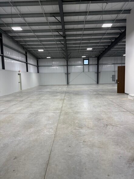 More Photos Of 12818 Cypress Valley Rd, Cypress Industrial For Lease