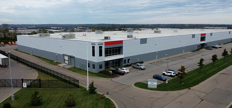 More Photos Of 4250 Port Union Rd, West Chester Distribution For Lease