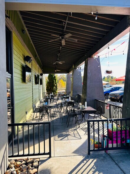 More Photos Of 102 Southern Center Way, Easley Restaurant For Sale