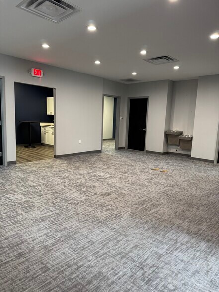 More Photos Of 2637 W State Road 426, Oviedo Medical For Lease