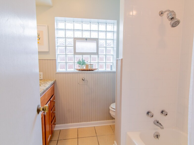 More Photos Of 5036 Tholozan Ave, Saint Louis Multifamily For Sale
