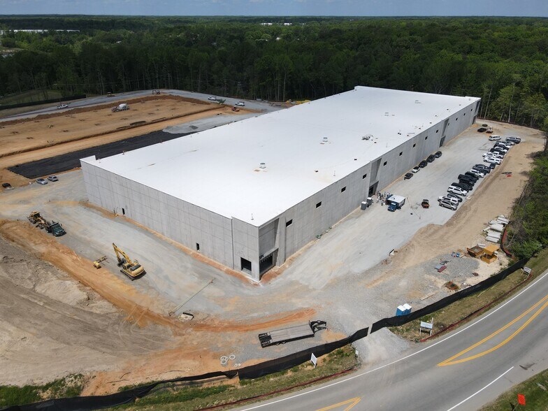 More Photos Of 10387 Lakeridge Pky, Ashland Distribution For Lease