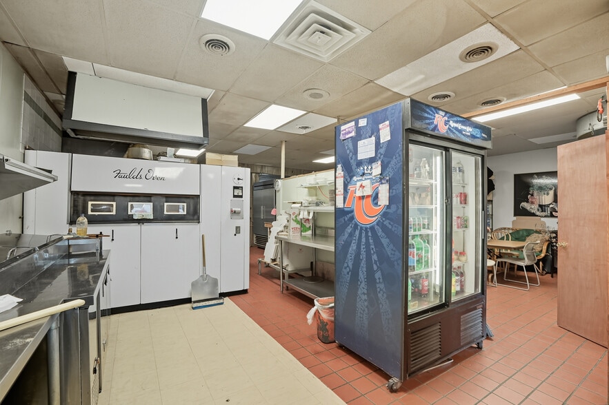 More Photos Of 5840 W 63Rd St, Chicago Freestanding For Sale