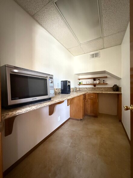 More Photos Of 5731 Palmer Way, Carlsbad Research And Development For Lease