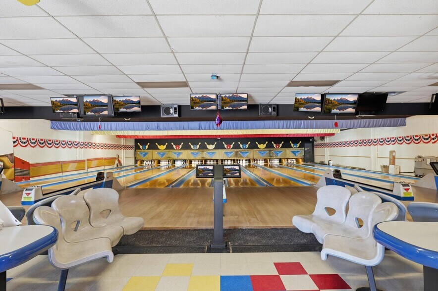 More Photos Of 420 Main St, Colusa Bowling Alley For Sale