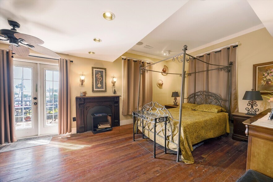 More Photos Of 715 Broadway St, Galveston Specialty For Sale