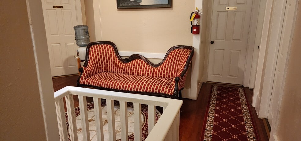 More Photos Of 12 S San Gorgonio Ave, Banning Storefront Retail Office For Lease