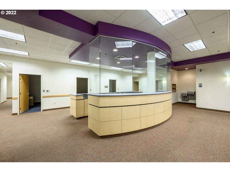 More Photos Of 375 SE Norton Ln, Mcminnville Medical For Lease