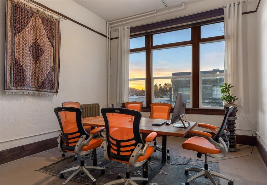 More Photos Of 619 Commercial Ave, Anacortes Storefront Retail Office For Sale