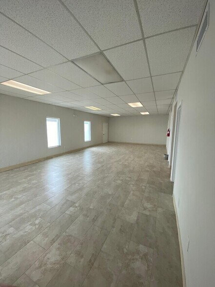 More Photos Of 3826 Tompkins Rd, El Paso Office For Lease