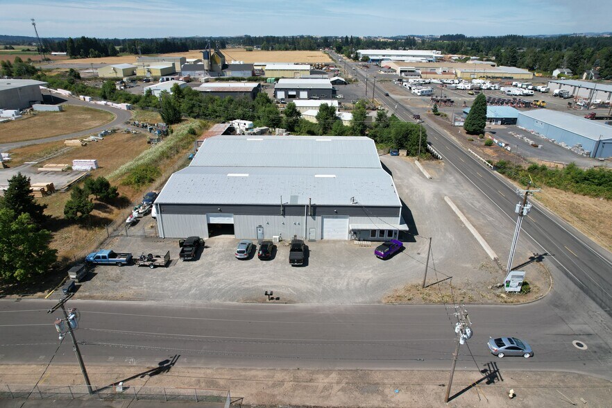 More Photos Of 2079 Deschutes Dr, Stayton Manufacturing For Lease