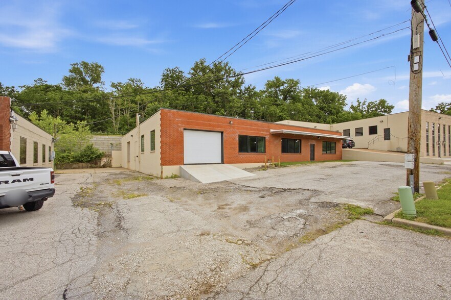 More Photos Of 5629 Raytown Rd, Raytown Industrial For Sale