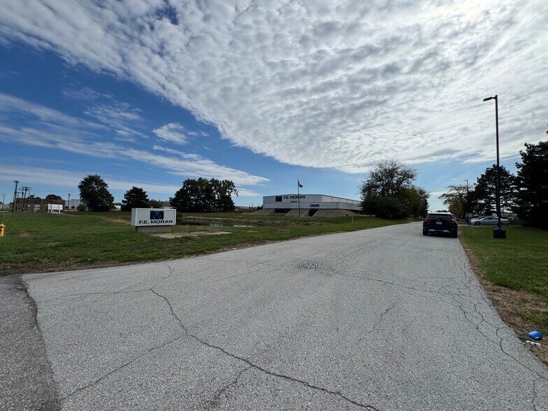 More Photos Of 2300 Michigan St, Hammond Warehouse For Lease