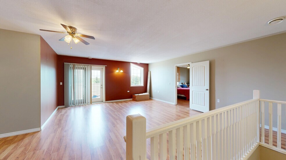 More Photos Of 40446 AB-56, Rochon Sands Service For Sale