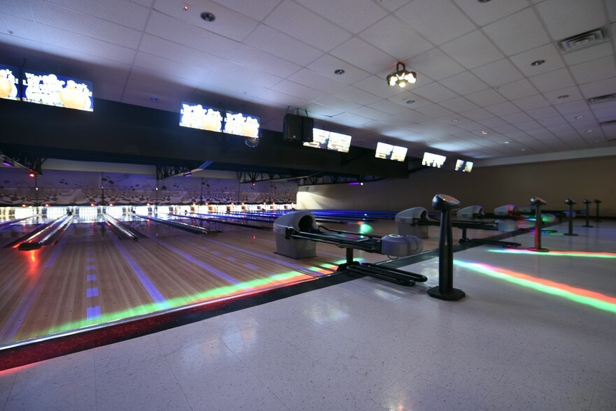 More Photos Of 122 W 900 N, Payson Bowling Alley For Sale