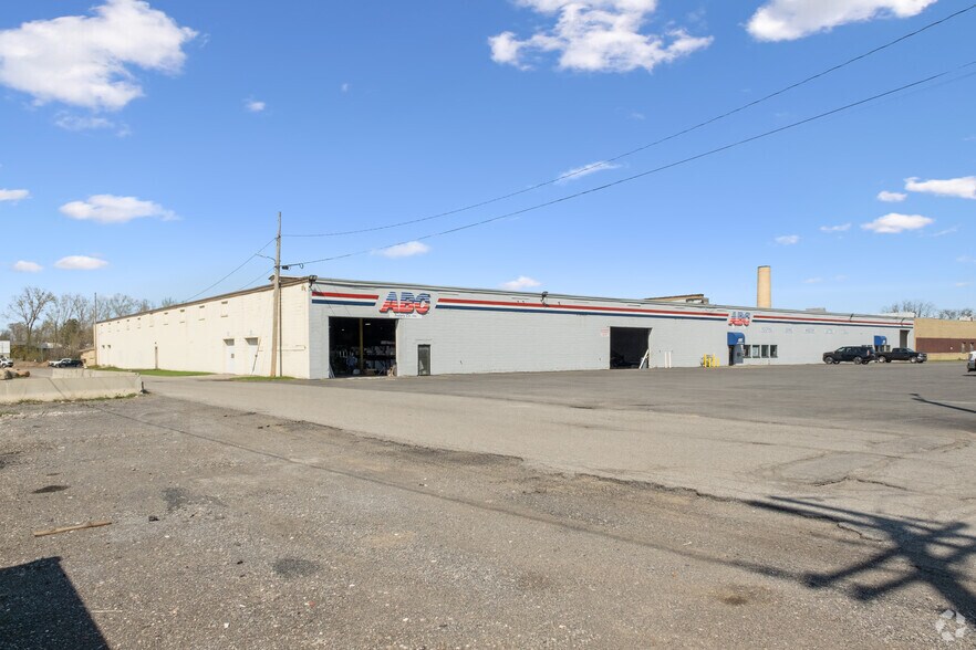 More Photos Of 1450 Lyell Ave, Rochester Warehouse For Lease