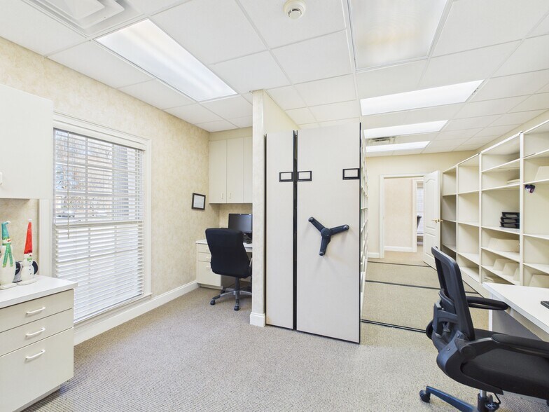 More Photos Of 5900 River Rd, Columbus Office For Lease