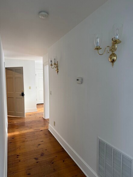 More Photos Of 16 Hudson St, Kinderhook Storefront Retail Residential For Lease