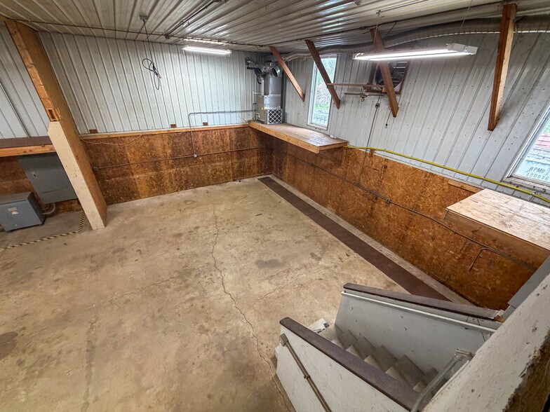 More Photos Of 39W963 Midan Dr, Elburn Warehouse For Lease