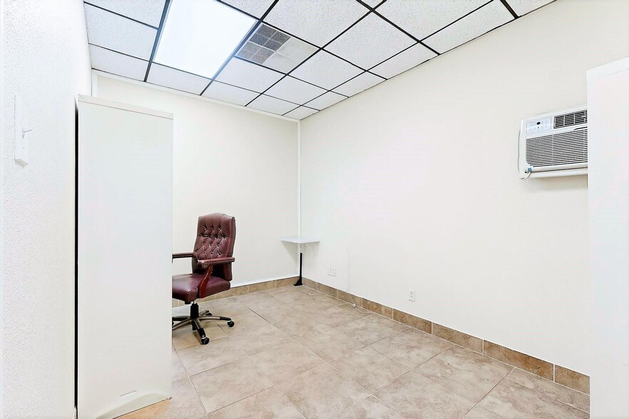 More Photos Of 5755 Rufe Snow Dr, North Richland Hills Office For Lease