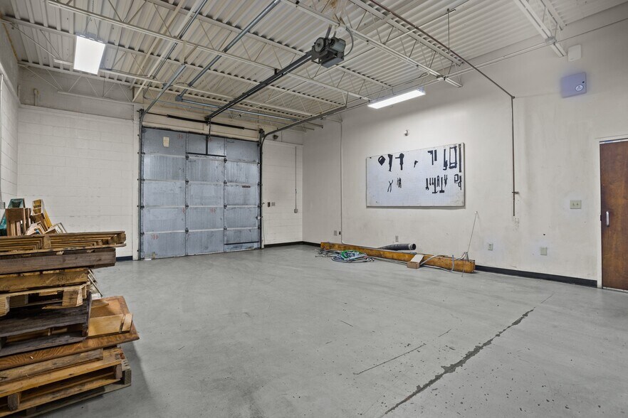 More Photos Of 157 Industrial Dr, King Warehouse For Lease