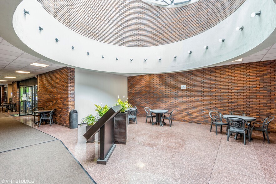 More Photos Of 5419 N Sheridan Rd, Chicago Apartments For Lease
