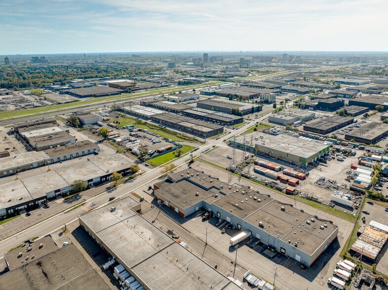 More Photos Of 1415-1531 St Berlier, Laval Warehouse For Lease